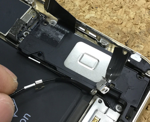 iPhone6sPlus ラウドスピーカー交換．分解方法7