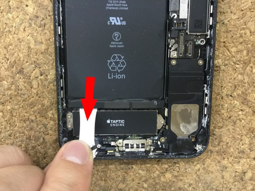 iPhone7Plus Battery Crossing 15
