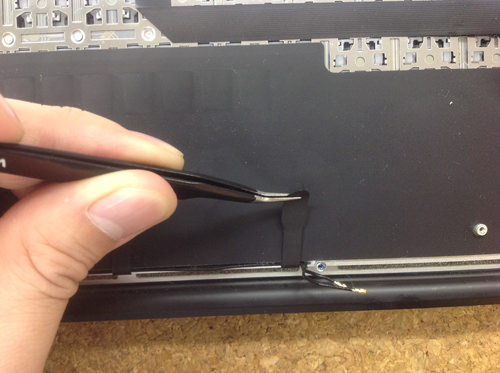 MacbookAir A1370 LCD Replacement Method 22