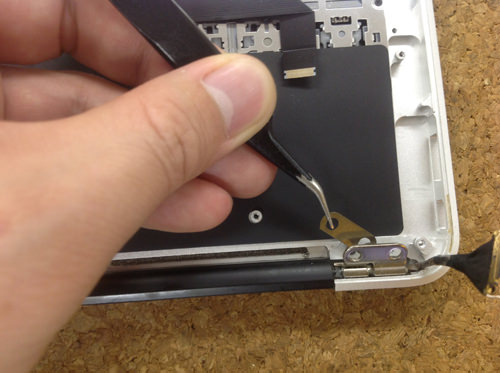 MacbookAir A1370 LCD Replacement Method 26