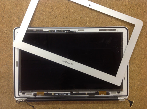 MacbookAir A1370 LCD Replacement Method 31