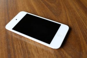 ipod touch の 電源 が 入ら ない
